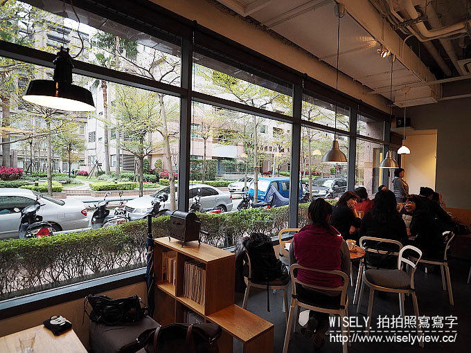 【食記】台北中山。捷運松江南京站：Fika Fika Café＠伊通街裡冠軍光環的北歐風咖啡館 @WISELY&#039;s 拍拍照寫寫字